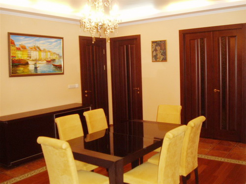 Rent out 3-room apartment. Киев,  Никольско-Ботаническая — photo 1