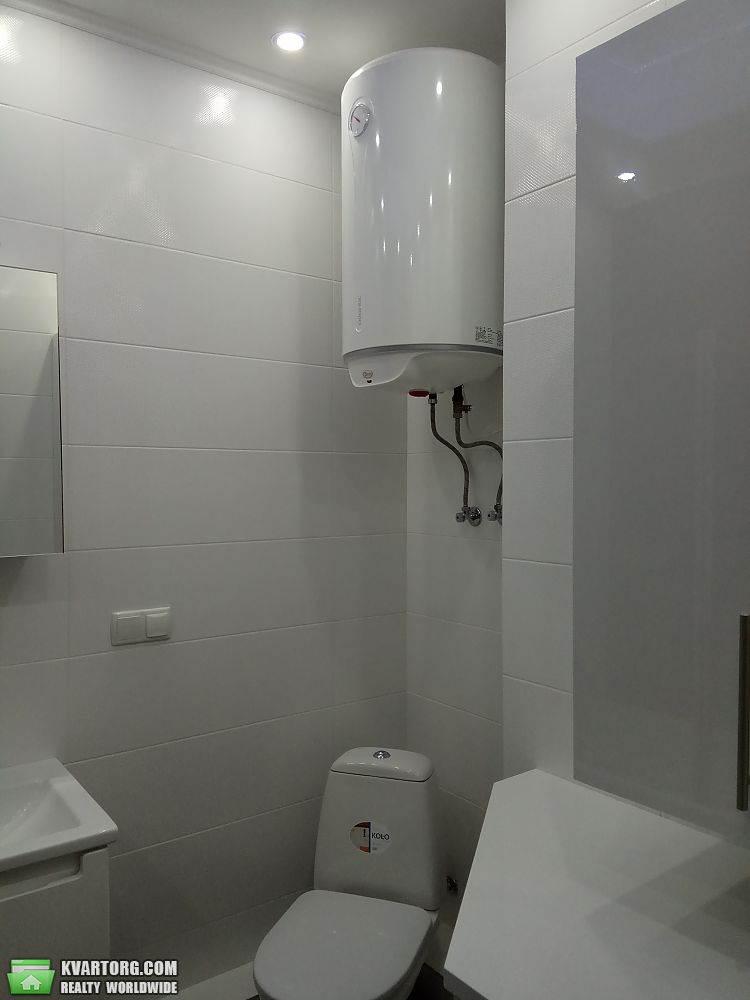 Rent out 2-room apartment. Киев, Луценко — photo 7