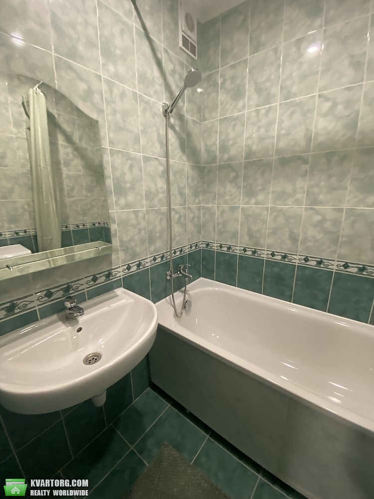 Rent out 1-room apartment. Киев, Лариси Руденко — photo 3