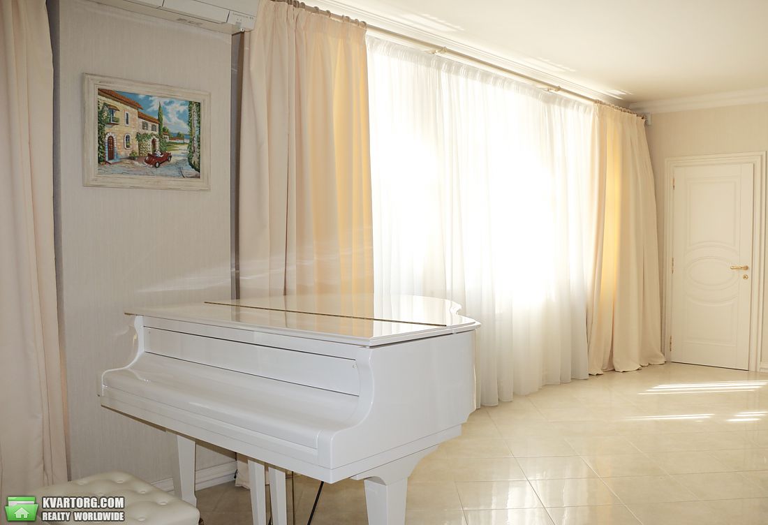 Rent out 2-room apartment. Киев,  Тургеневская — photo 2