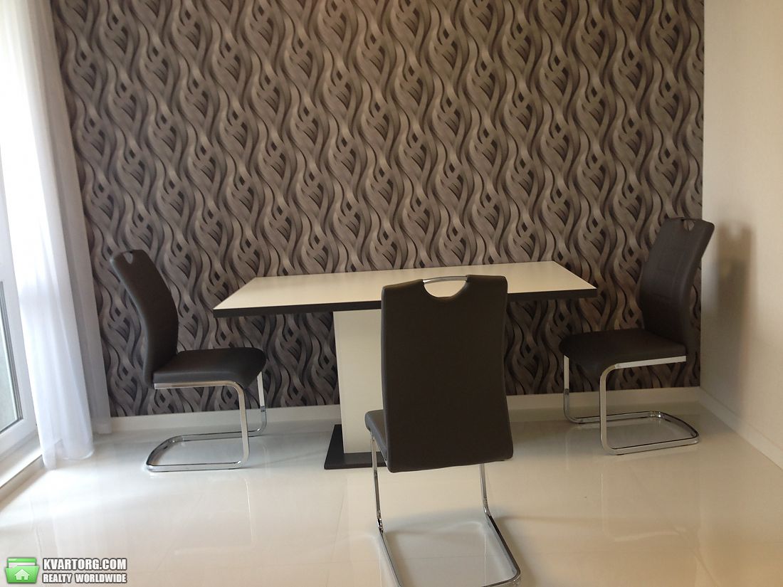 Rent out 2-room apartment. Киев,  Комарова — photo 7