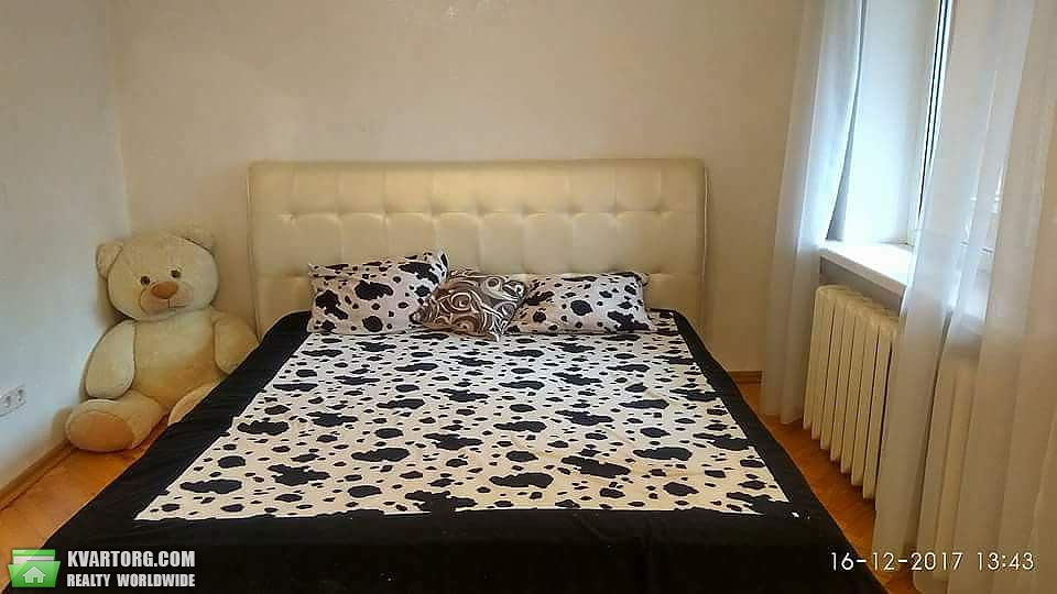 Rent out 3-room apartment. Киев,  Героев Космоса — photo 1