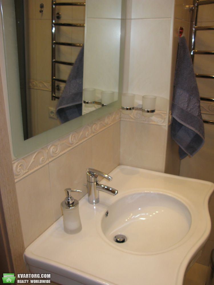 Rent out 3-room apartment. Киев,  Луначарского — photo 9