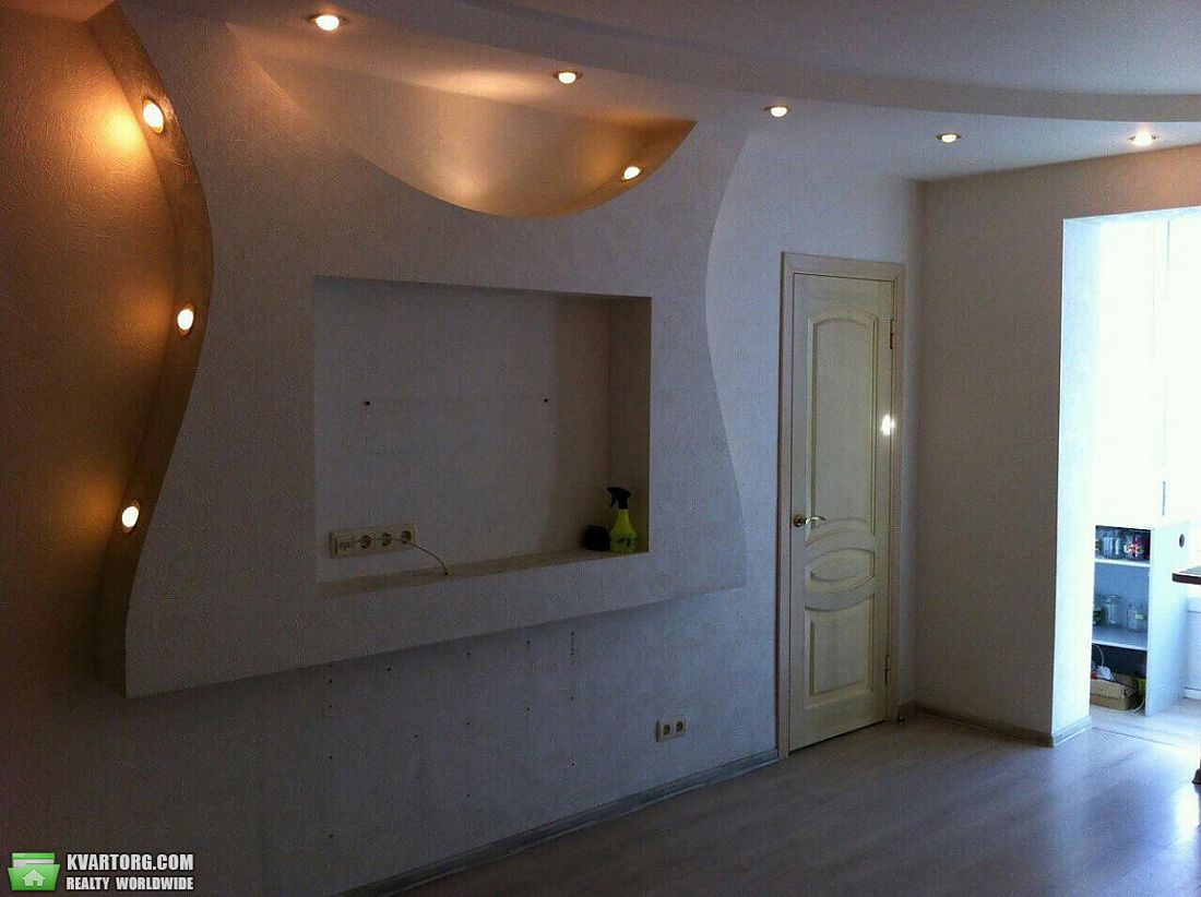 Sell 2-room apartment. Киев,  Никольско-Слободская — photo 2