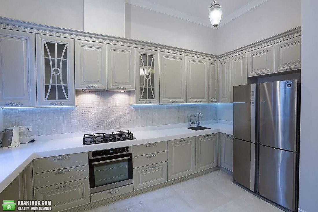 Rent out 5-room apartment. Киев,  Воздвиженская — photo 1