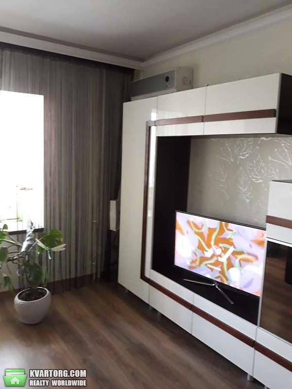 Sell 2-room apartment. Киев,  Маяковского — photo 1