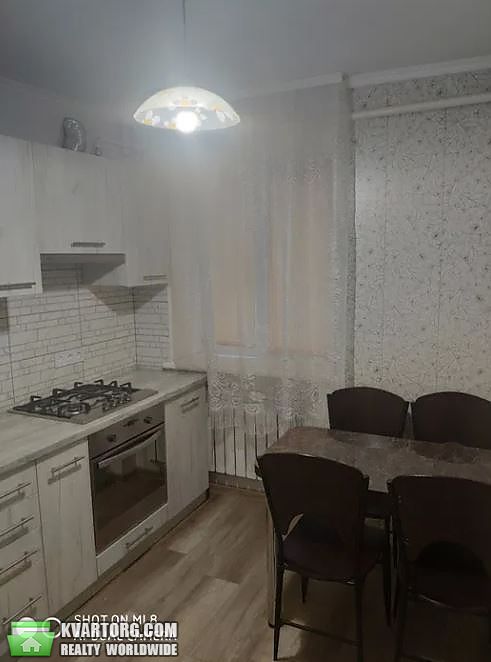 Rent out 2-room apartment. Львов, Скорини — photo 1