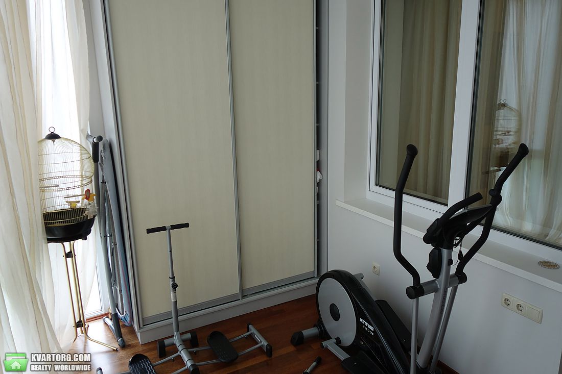 Rent out 3-room apartment. Киев,  Вышгородская — photo 8