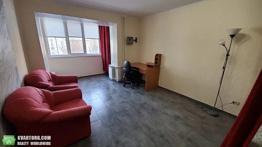 Rent out 1-room apartment. Киев,  Красиловская — photo 1