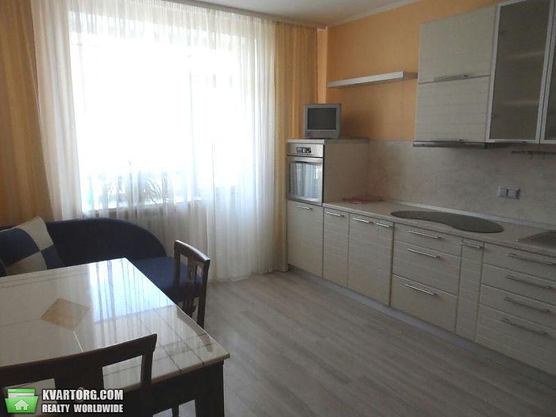 Rent out 2-room apartment. Киев,  Черновола — photo 3