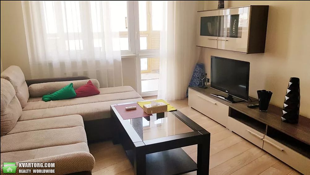 Rent out 2-room apartment. Киев,  Голосеевский пр — photo 1