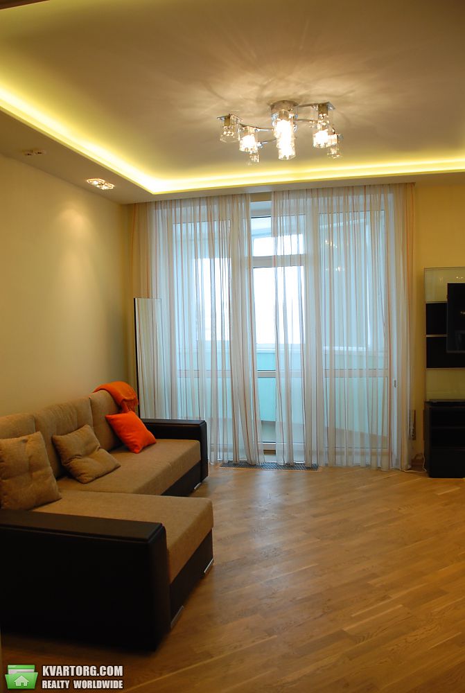 Rent out 3-room apartment. Киев, Никольско-Слободская — photo 2