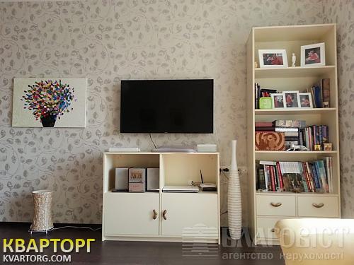 Rent out 2-room apartment. Киев,  Артема — photo 1