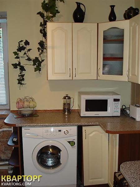 Rent out 2-room apartment. Киев,  Чеховский пер — photo 1