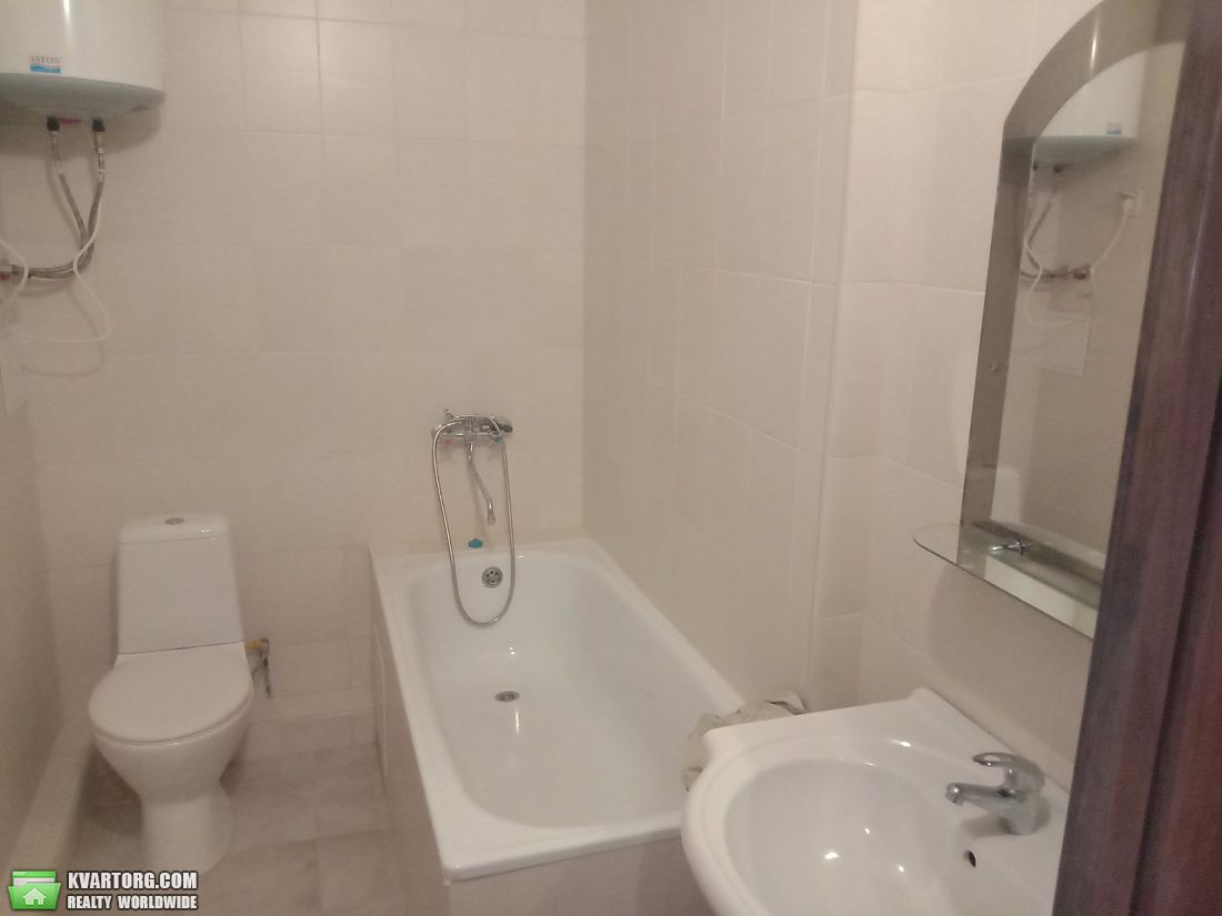 Rent out 1-room apartment. Киев,  Лобачевского пер — photo 4