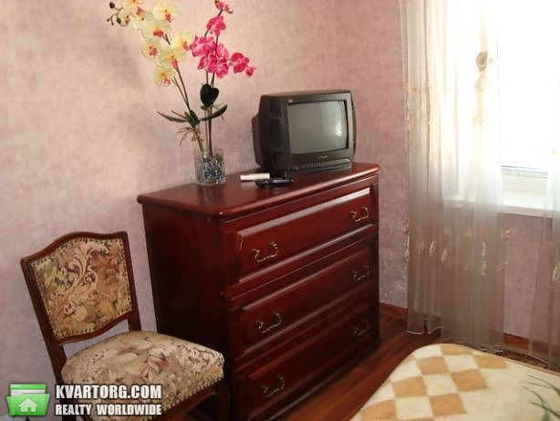 Rent out 2-room apartment. Киев, Шамо — photo 4