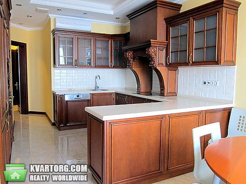 Rent out multi-room apartment. Киев,  Институтская — photo 1