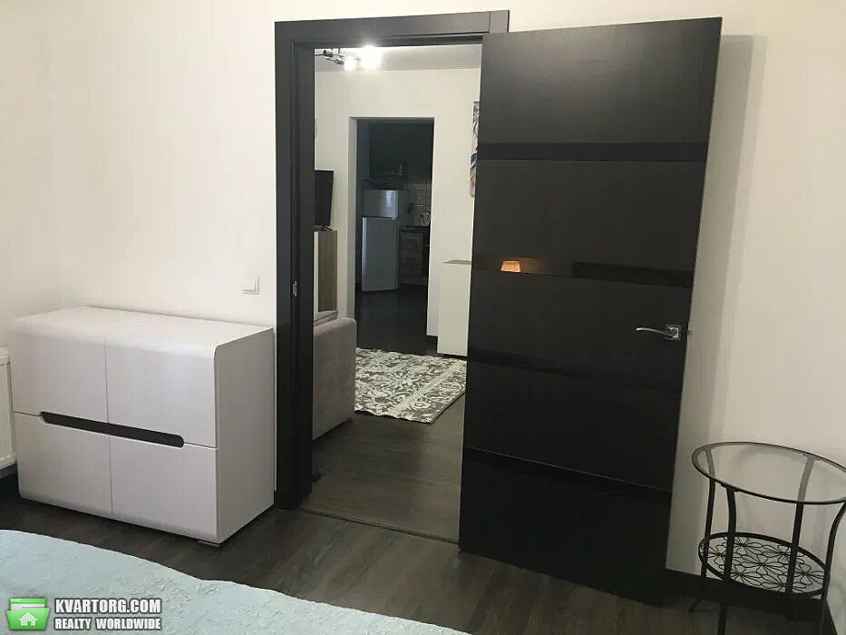 Rent out 2-room apartment. Киев,  Ломоносова — photo 3