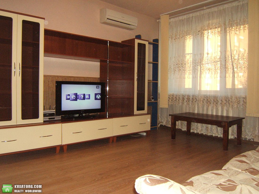 Rent out 1-room apartment. Киев, Антоновича — photo 1