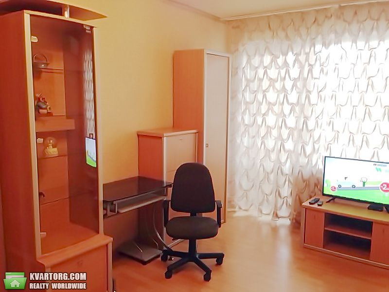 Rent out 2-room apartment. Днепропетровск,  Рабочая — photo 1
