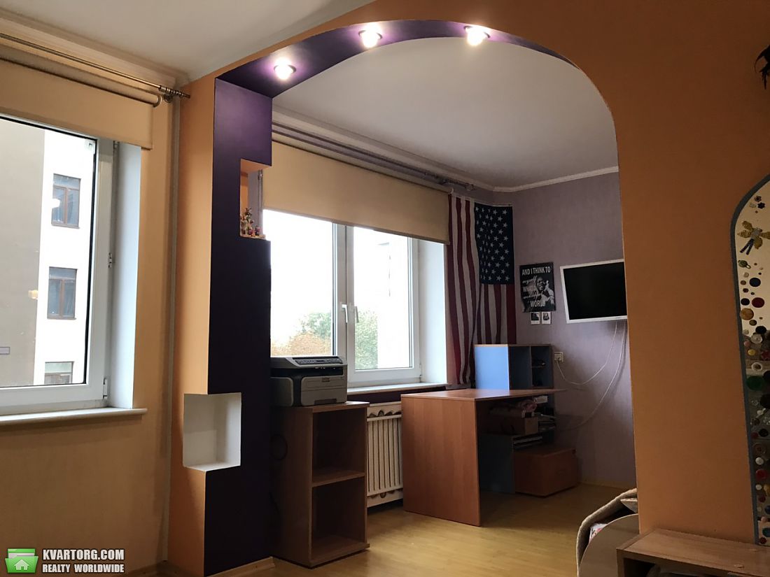 Sell 4-room apartment. Днепропетровск, Комсомольская — photo 1