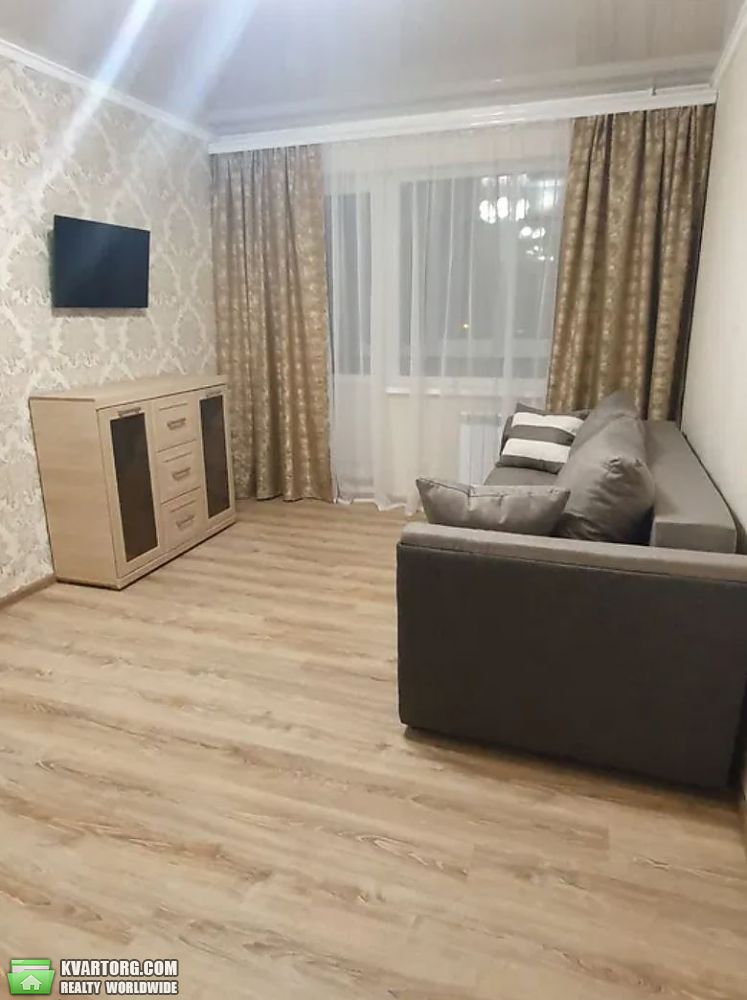 Rent out 1-room apartment. Киев,  Белорусская — photo 1