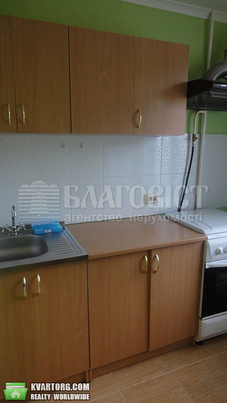 Rent out 2-room apartment. Киев,  Приречная — photo 2