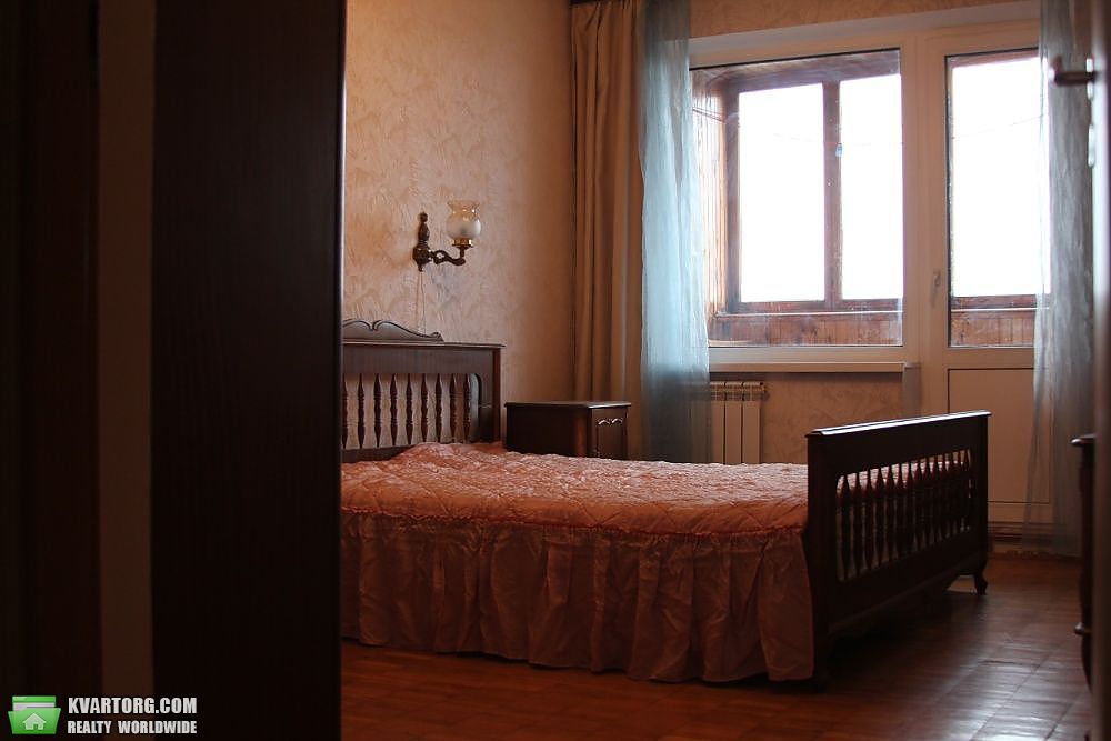 Sell 3-room apartment. Киев,  Оболонская пл — photo 1