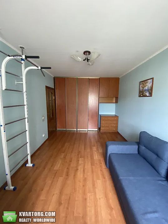 Rent out 3-room apartment. Киев, урловская — photo 1