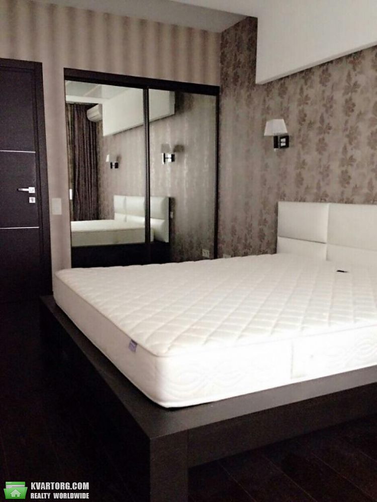 Rent out 2-room apartment. Киев,  Щекавицкая — photo 4