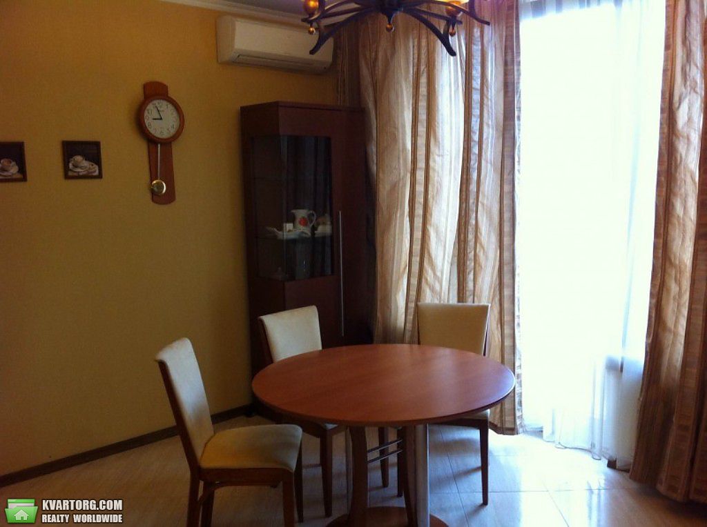 Rent out 2-room apartment. Киев,  Жилянская — photo 6