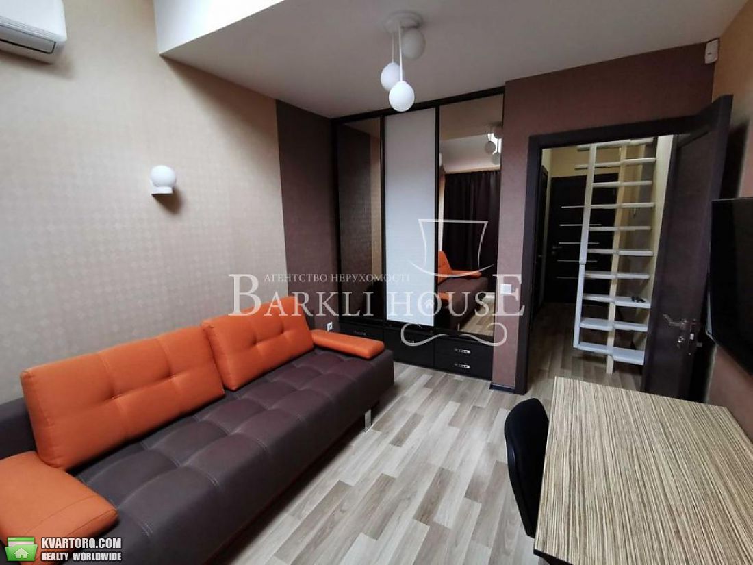 Rent out 4-room apartment. Киев, Регенераторная — photo 4
