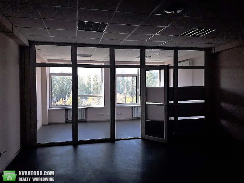 Rent out office. Киев, Соборности — photo 1