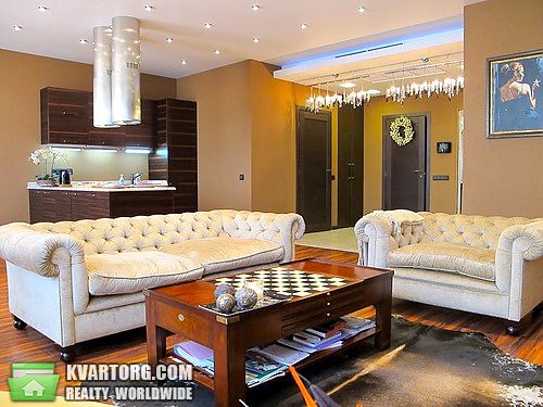 Rent out 2-room apartment. Киев, Жилянская — photo 1