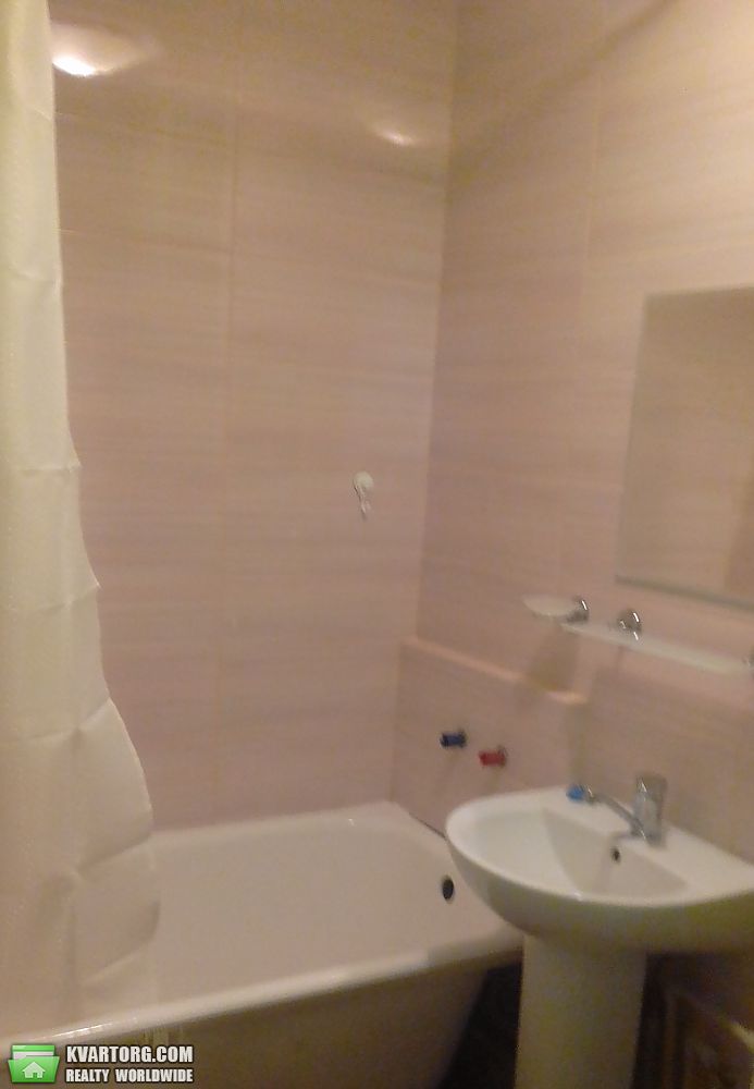 Rent out 2-room apartment. Киев, Белецкая — photo 2