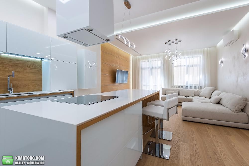 Sell 3-room apartment. Киев,  Богдана Хмельницкого — photo 1
