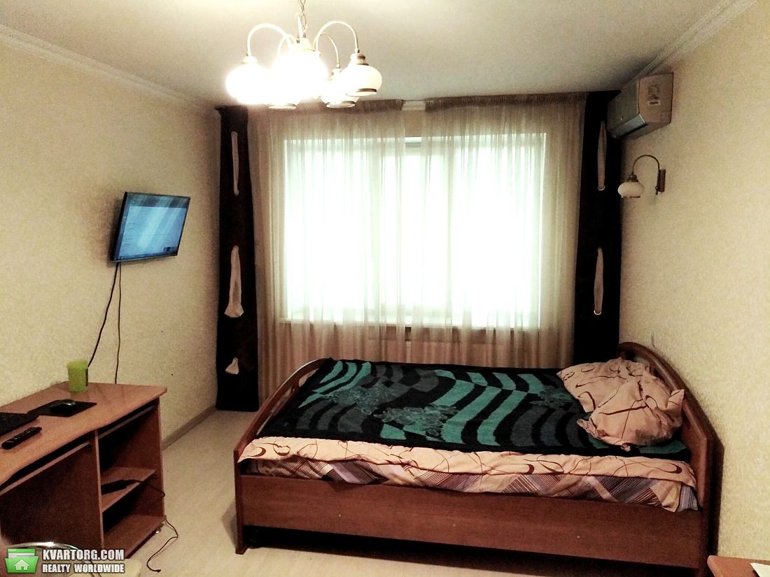 Rent out 1-room apartment. Одесса, Ильфа и Петрова — photo 1