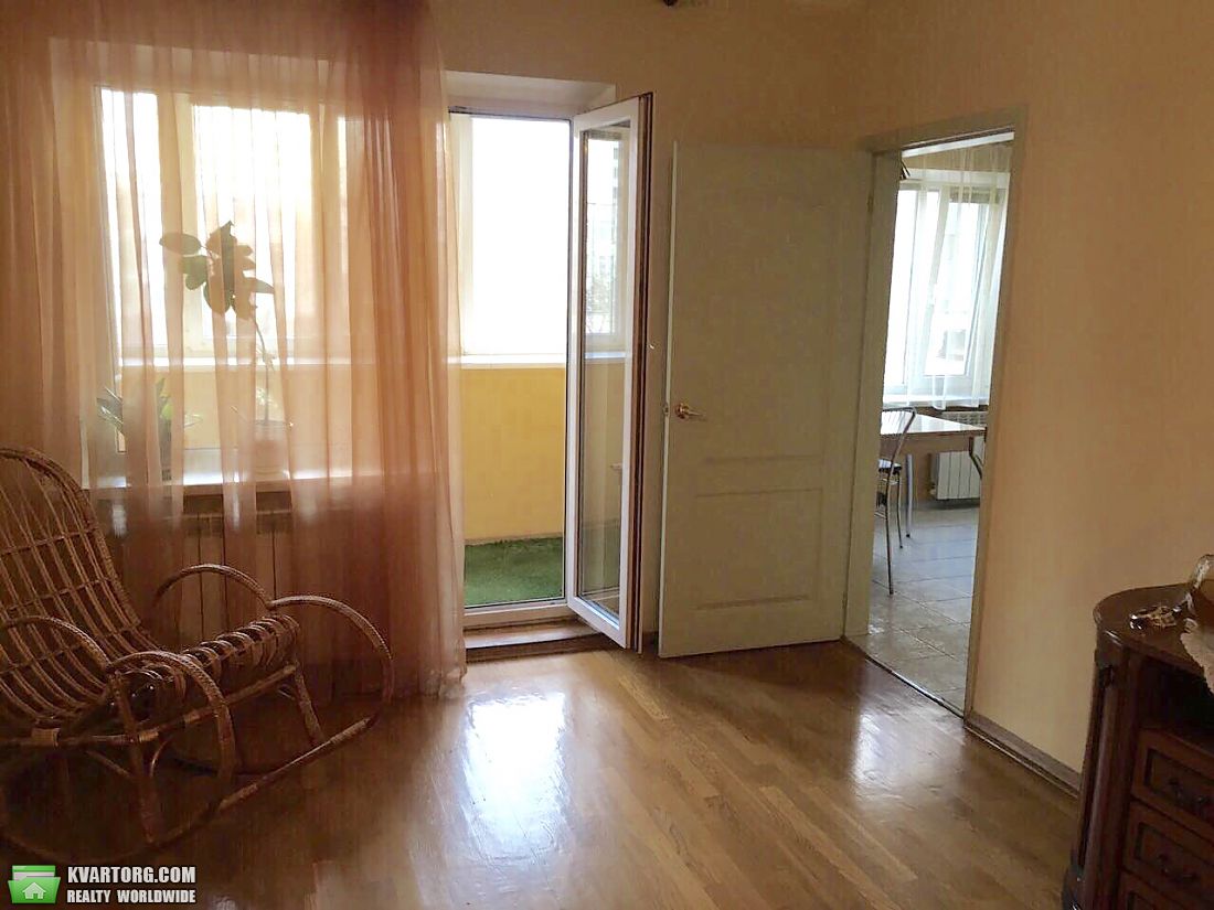 Sell 3-room apartment. Киев,  Лаврухина — photo 2