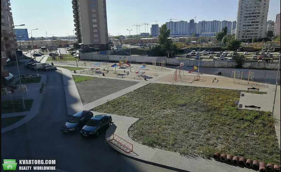 Rent out 1-room apartment. Киев,  Крушельницкой — photo 1