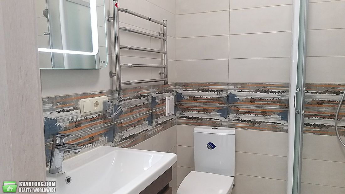 Rent out 1-room apartment. Киев, Дегтярная — photo 8