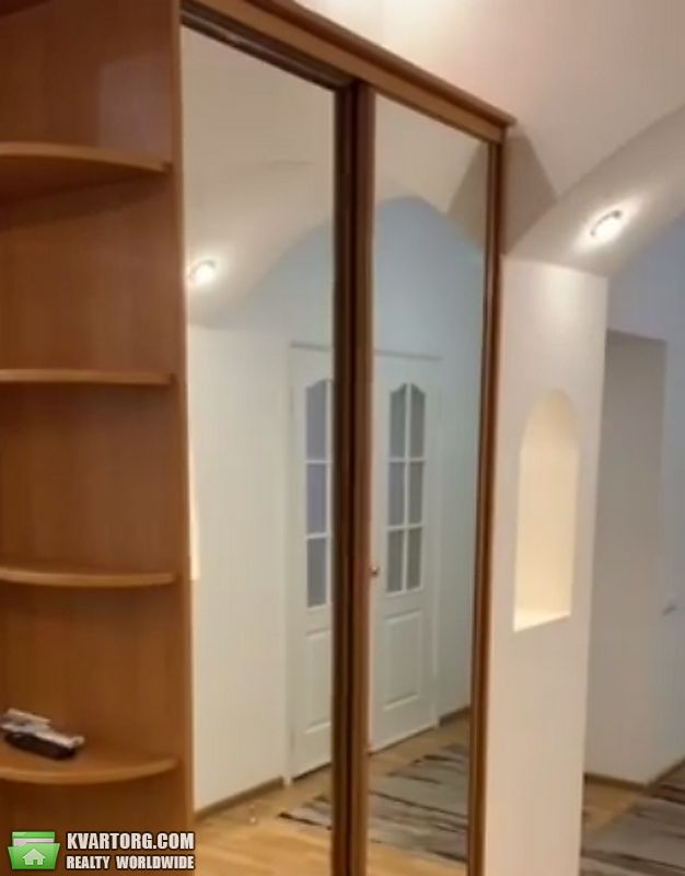 Rent out 2-room apartment. Киев,  Владимирская — photo 2