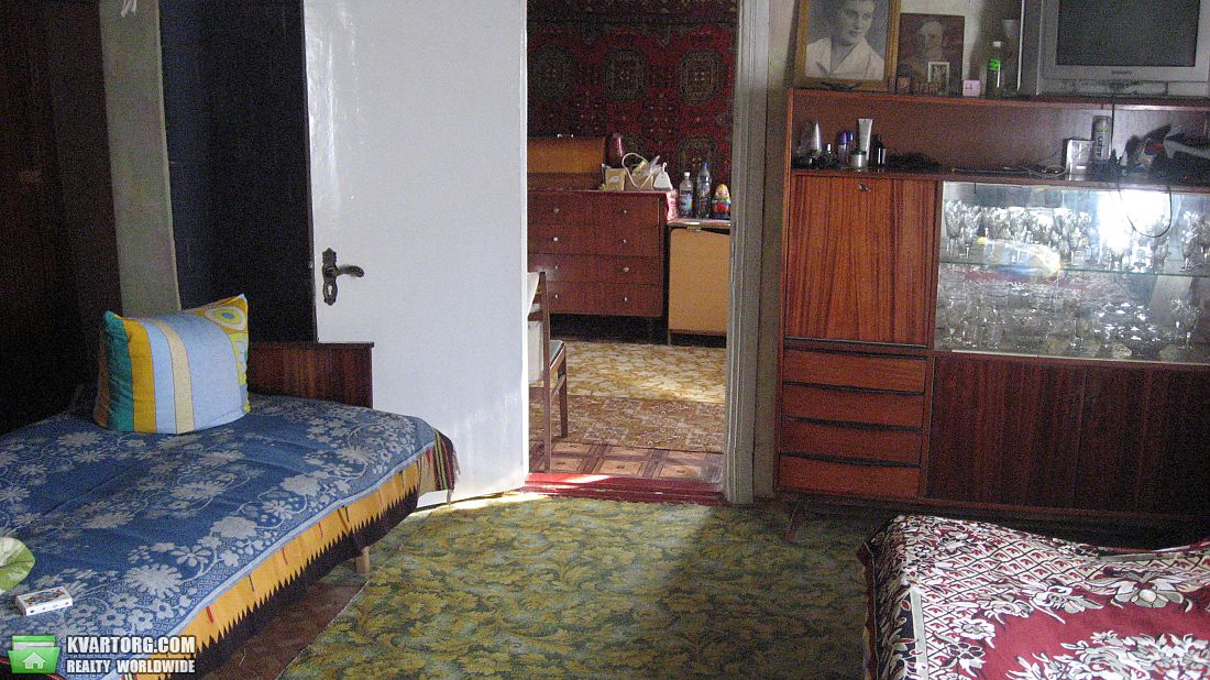 Exchange house. Киевская обл.,  Победы ул — photo 2