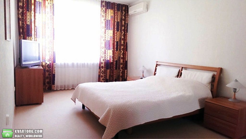 Rent out 3-room apartment. Киев,  Леси Украинки бул — photo 1