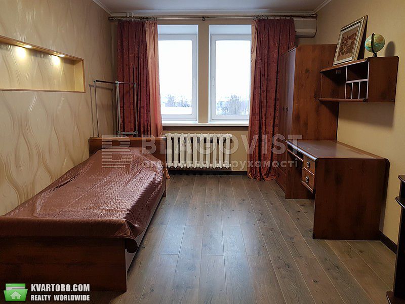 Rent out 2-room apartment. Киев,  Верховного Совета бул — photo 2
