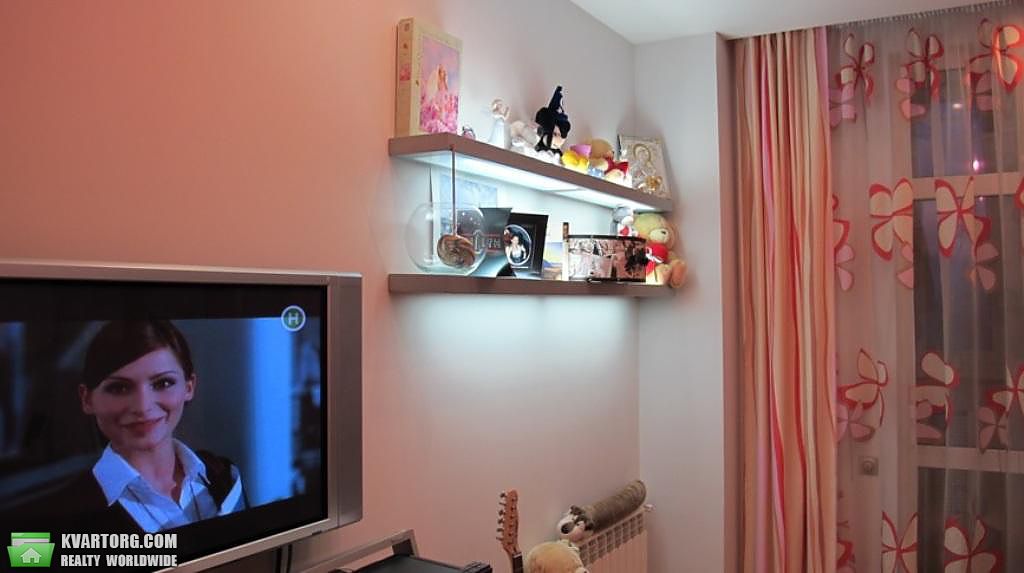 Rent out 3-room apartment. Киев,  Павловская — photo 5