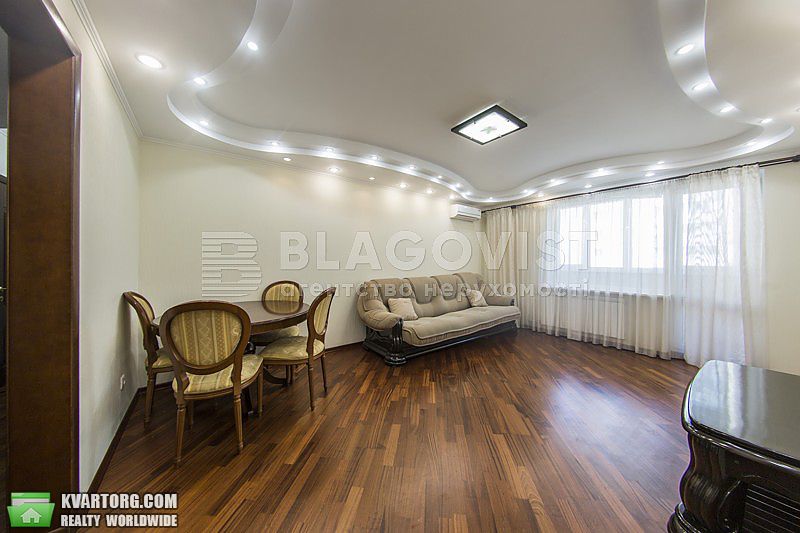 Rent out 3-room apartment. Киев,  Дарницкий бул — photo 2