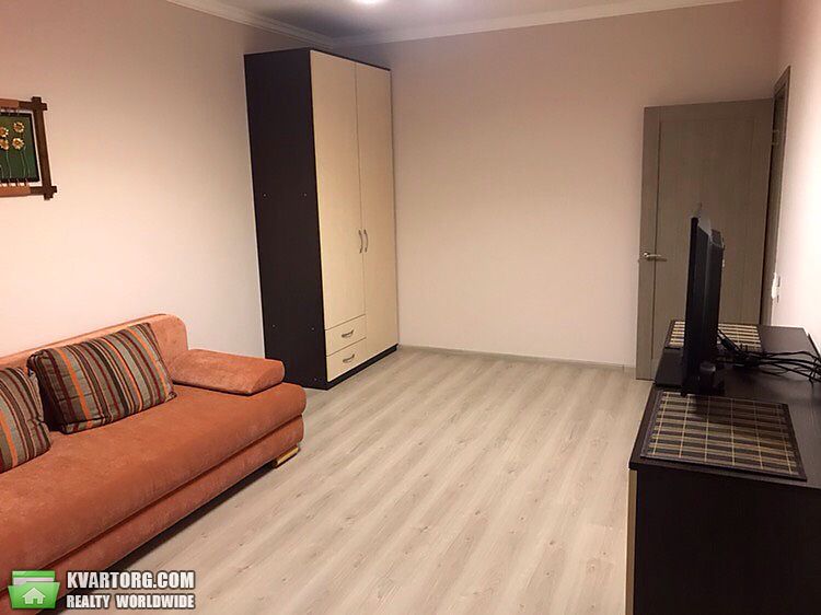 Rent out 2-room apartment. Киев,  Богдановская — photo 8