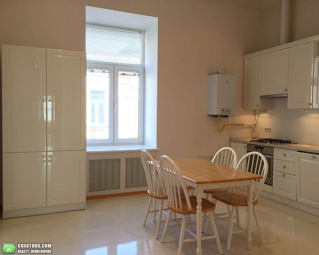 Rent out 4-room apartment. Киев,  Большая Житомирская — photo 8