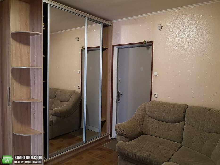 Rent out 1-room apartment. Киев,  Здолбуновская — photo 1