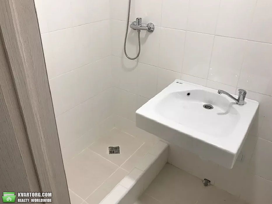 Rent out 1-room apartment. Киев, Вишневое — photo 5